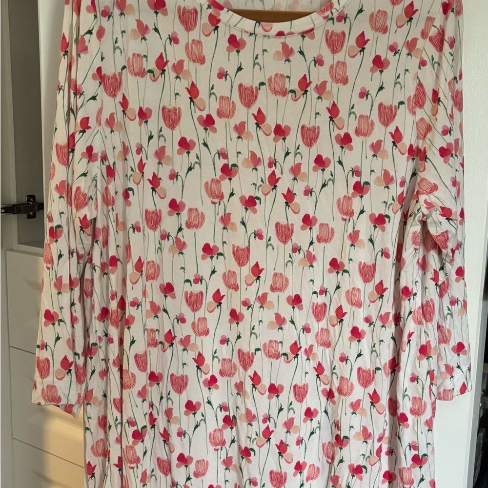 Simon’s Floral Nightgown with Red and Pink Tulips. Long sleeves, short length
